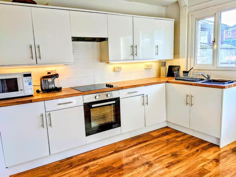 Hidden Gem !Stunning 3 Bedroom Home In Sheffield Handsworth Exteriér fotografie